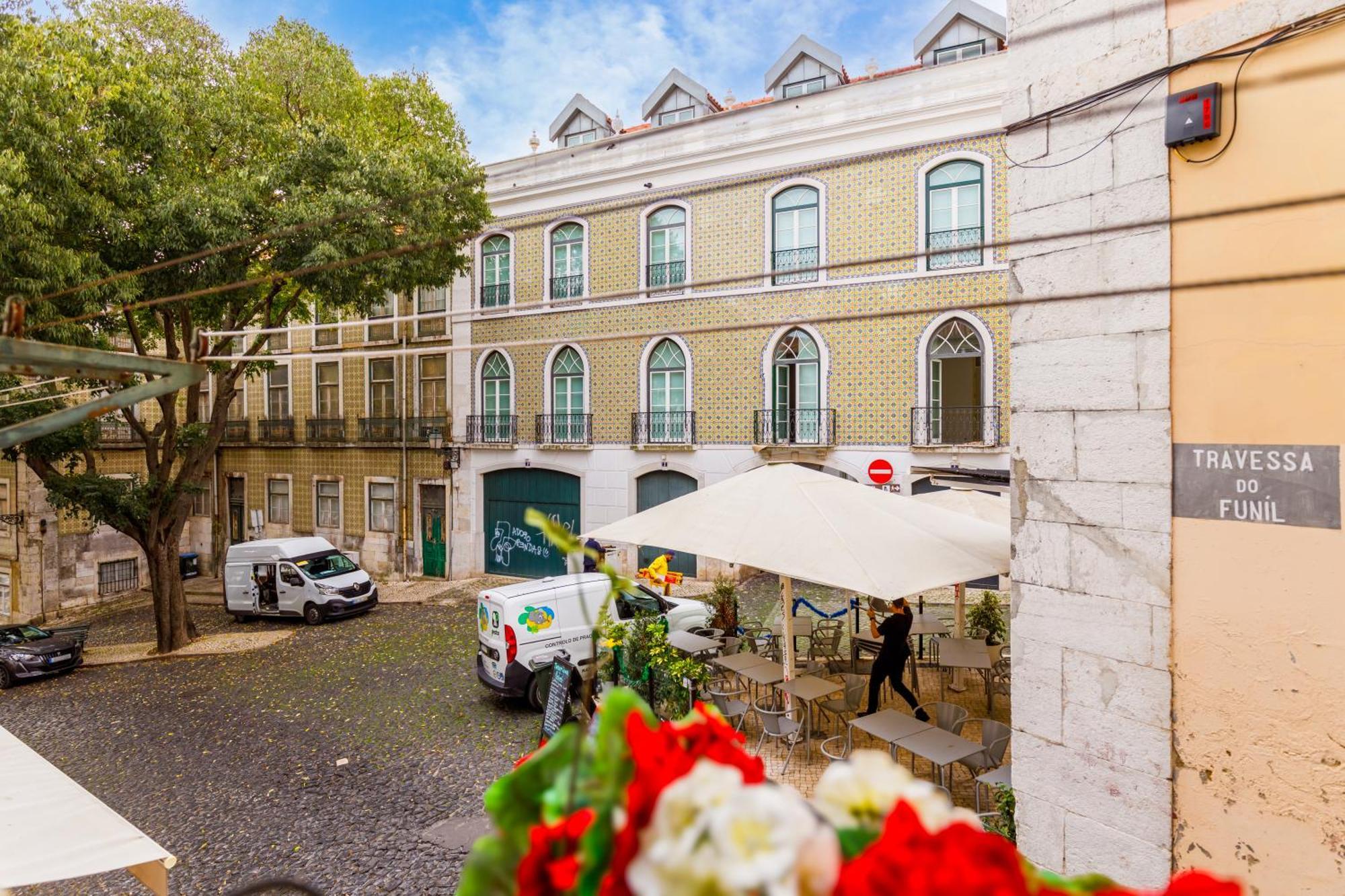 Sublime Apt Medieval Alfama Lisbon Bagian luar foto