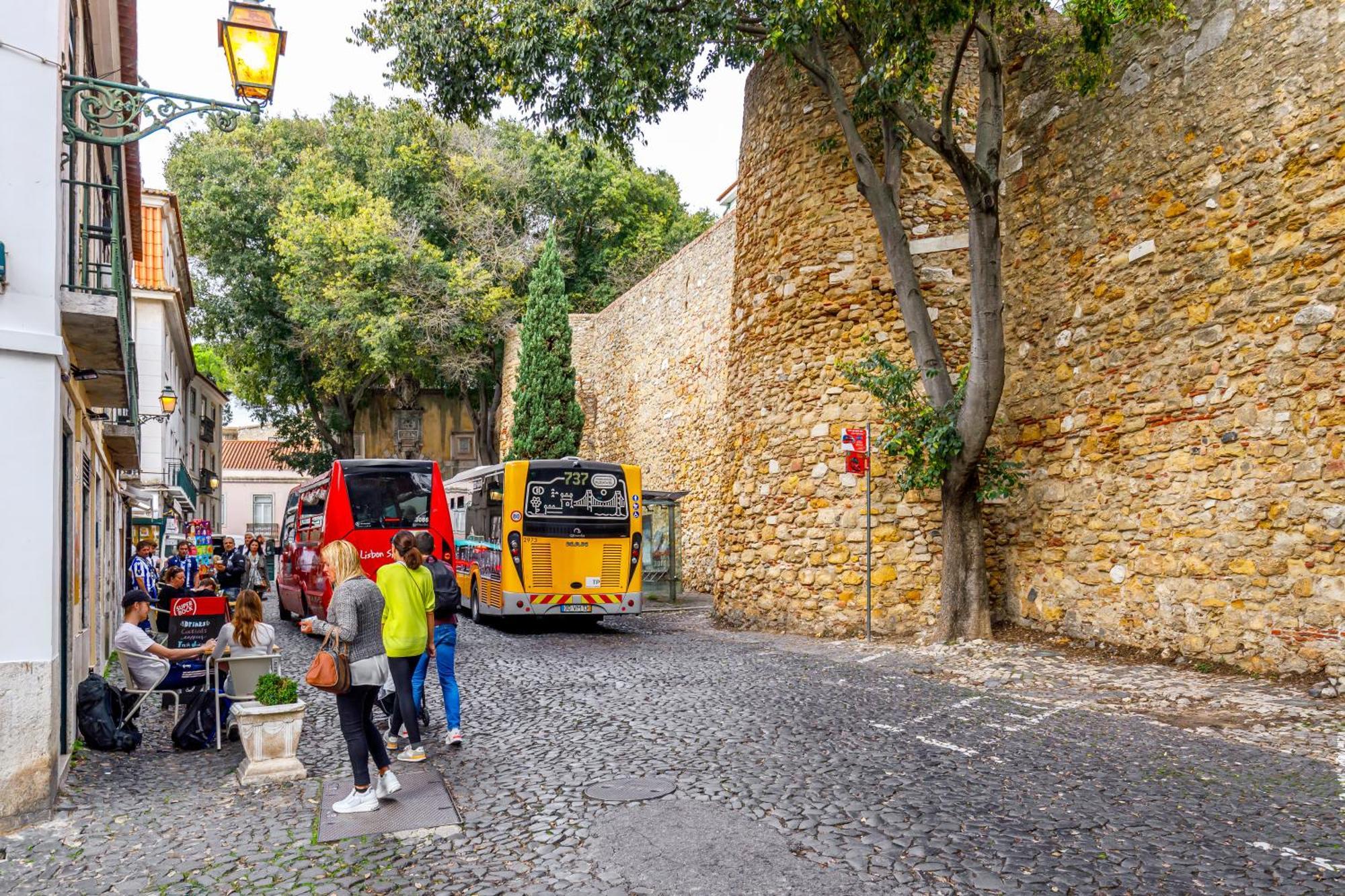 Sublime Apt Medieval Alfama Lisbon Bagian luar foto